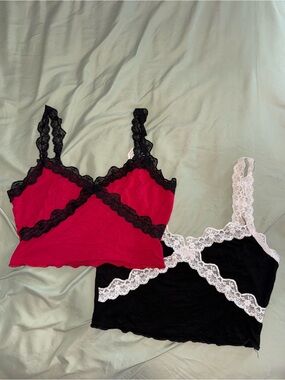 SHEIN Red & Black Lace Trim Cropped Camisole Set